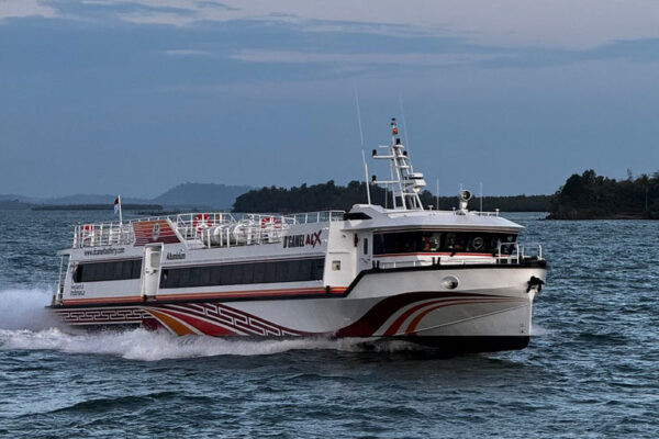 D’camel Fast Boat